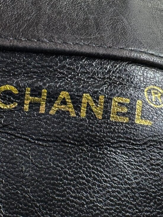 CHANEL Matelasse Backpack Black/Gold Leather/Metal -